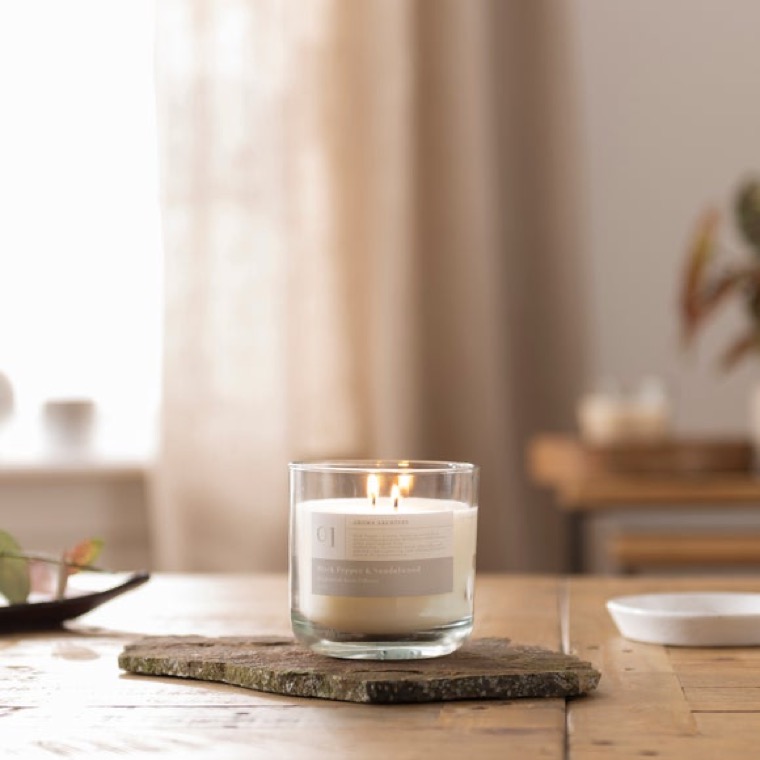 Dunelm Black Pepper & Sandalwood candle